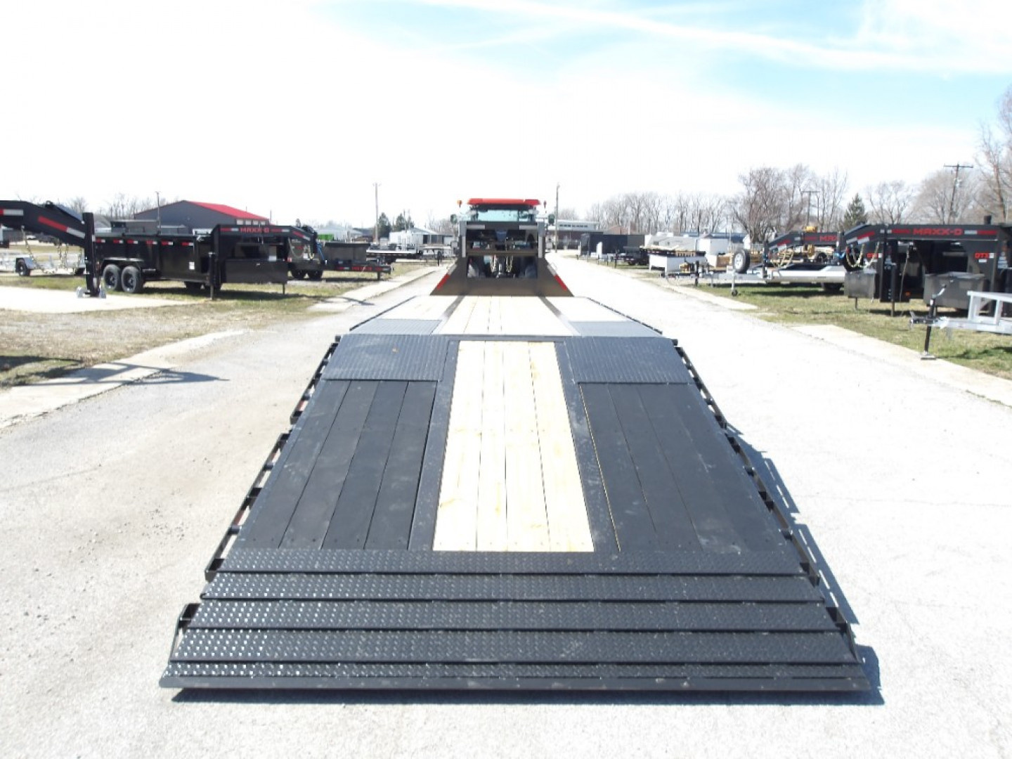 New 2025 MAXXD YDB10232 Flatbed Trailer