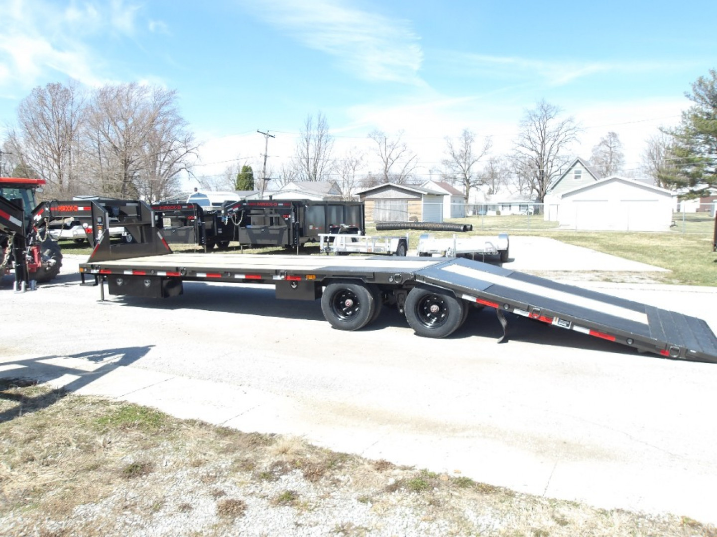 New 2025 MAXXD YDB10232 Flatbed Trailer