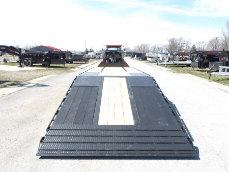 New 2025 MAXXD YDB10232 Flatbed Trailer