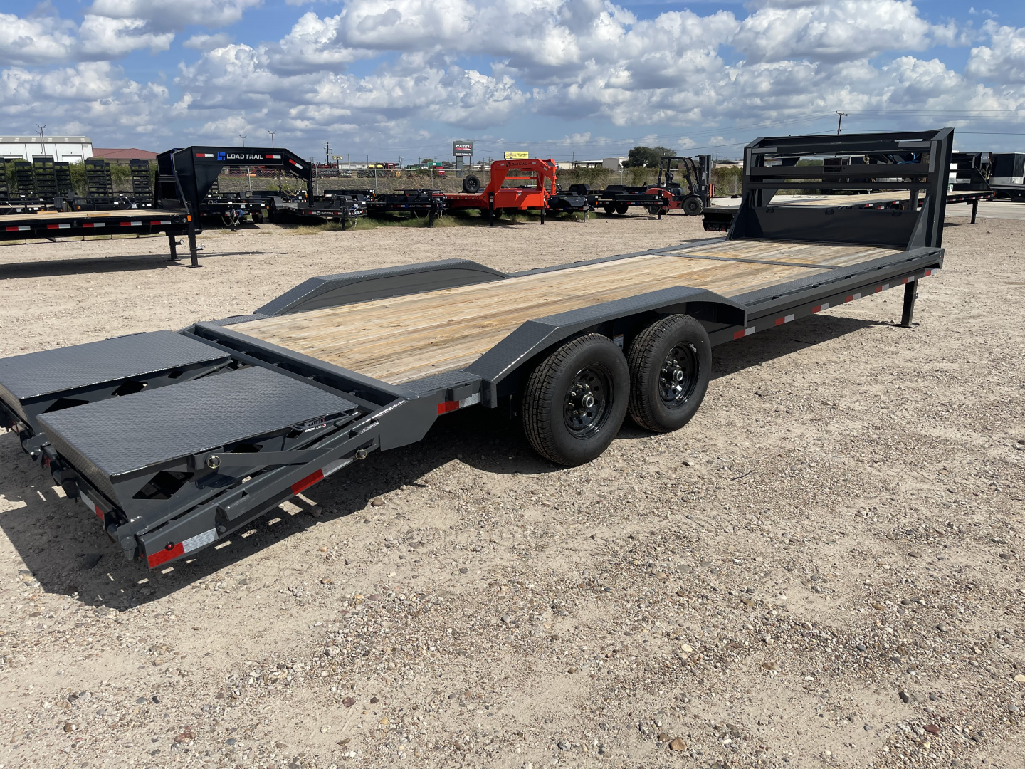 New 2026 Lamar Trailers 102X26 Gooseneck Lowboy Max Ramps 14K