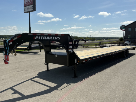 New 2026 PJ 102"x40' GN Low-Pro Flatbed w/ Singles - LS