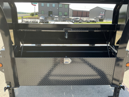 New 2026 PJ 102"x40' GN Low-Pro Flatbed w/ Singles - LS