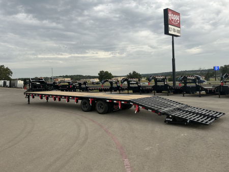 New 2026 PJ 102"x40' GN Low-Pro Flatbed w/ Duals - LD