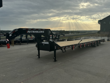 New 2026 PJ 102"x40' GN Low-Pro Flatbed w/ Duals - LD