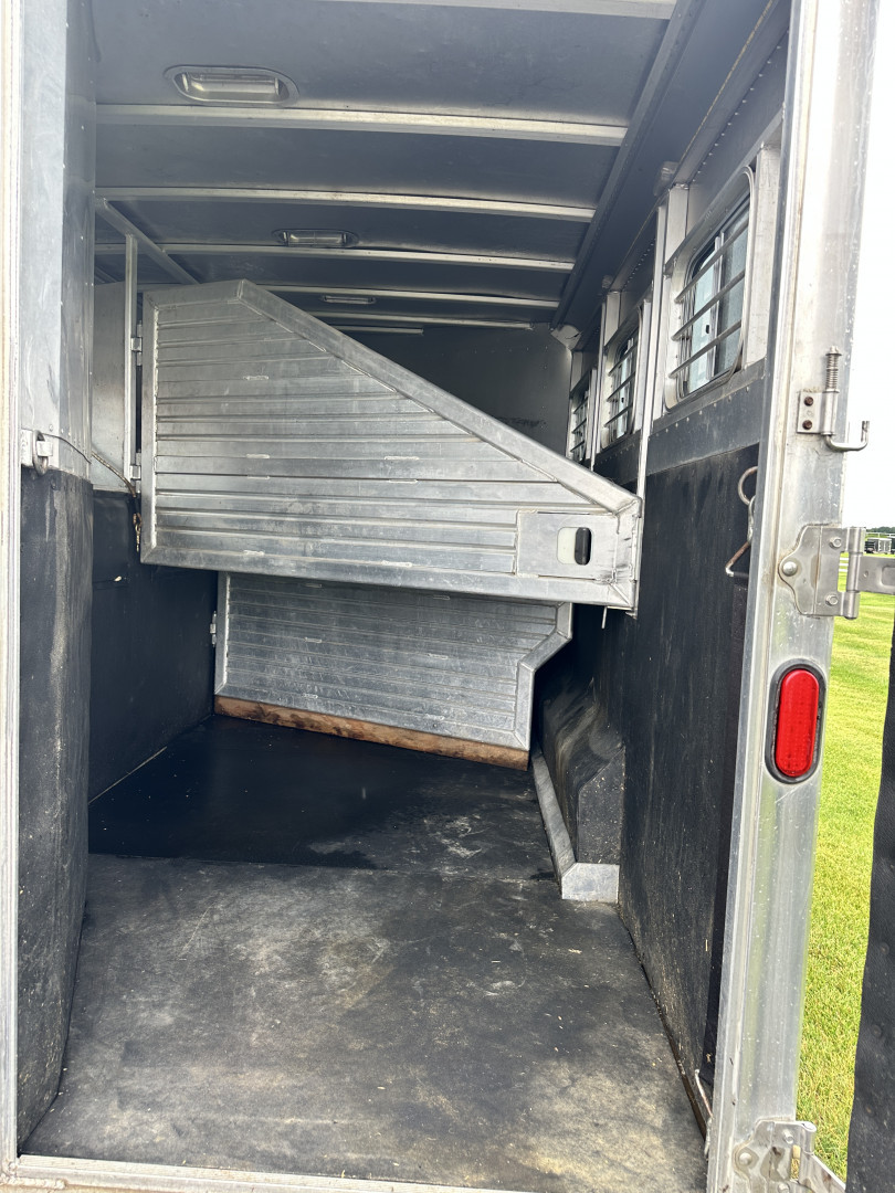 Used 1997 Featherlite Trailers 3H 10' LQ Horse Trailer