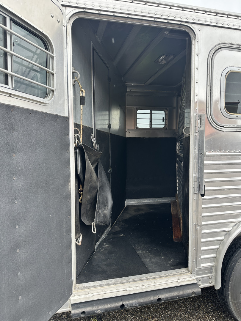Used 1997 Featherlite Trailers 3H 10' LQ Horse Trailer