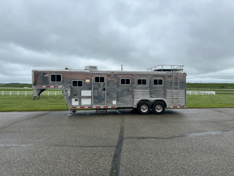 Used 1997 Featherlite Trailers 3H 10' LQ Horse Trailer