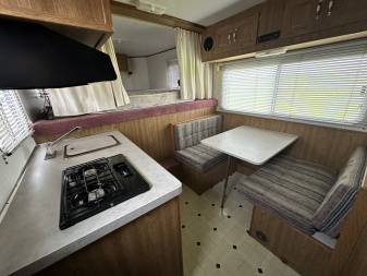 Used 1997 Featherlite Trailers 3H 10' LQ Horse Trailer