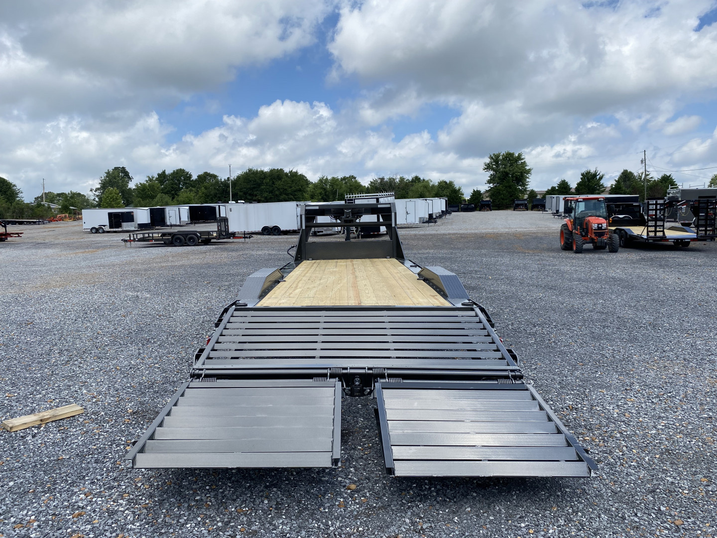 New 2026 MAXXD Gooseneck Trailer | 102" x 26' 18K GVWR