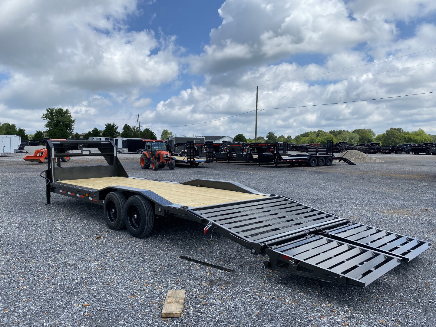 New 2026 MAXXD Gooseneck Trailer | 102" x 26' 18K GVWR