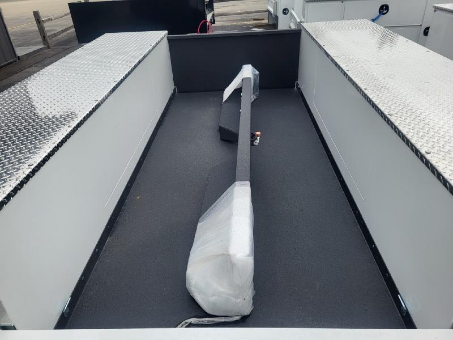 New 2024 CM Truck Beds CMG 110/94VVSSG2M