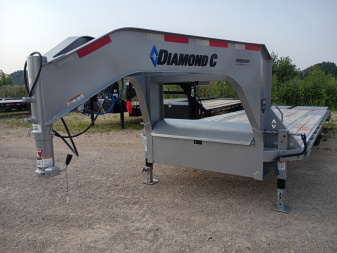 New 2025 Diamond C Trailers FMAX207 MR 28X102