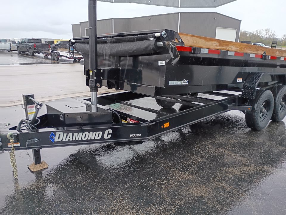 New 2025 Diamond C Trailers HDU208 16X82