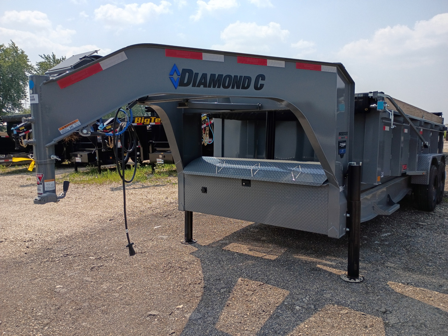 New 2025 Diamond C Trailers LPT208 16X81