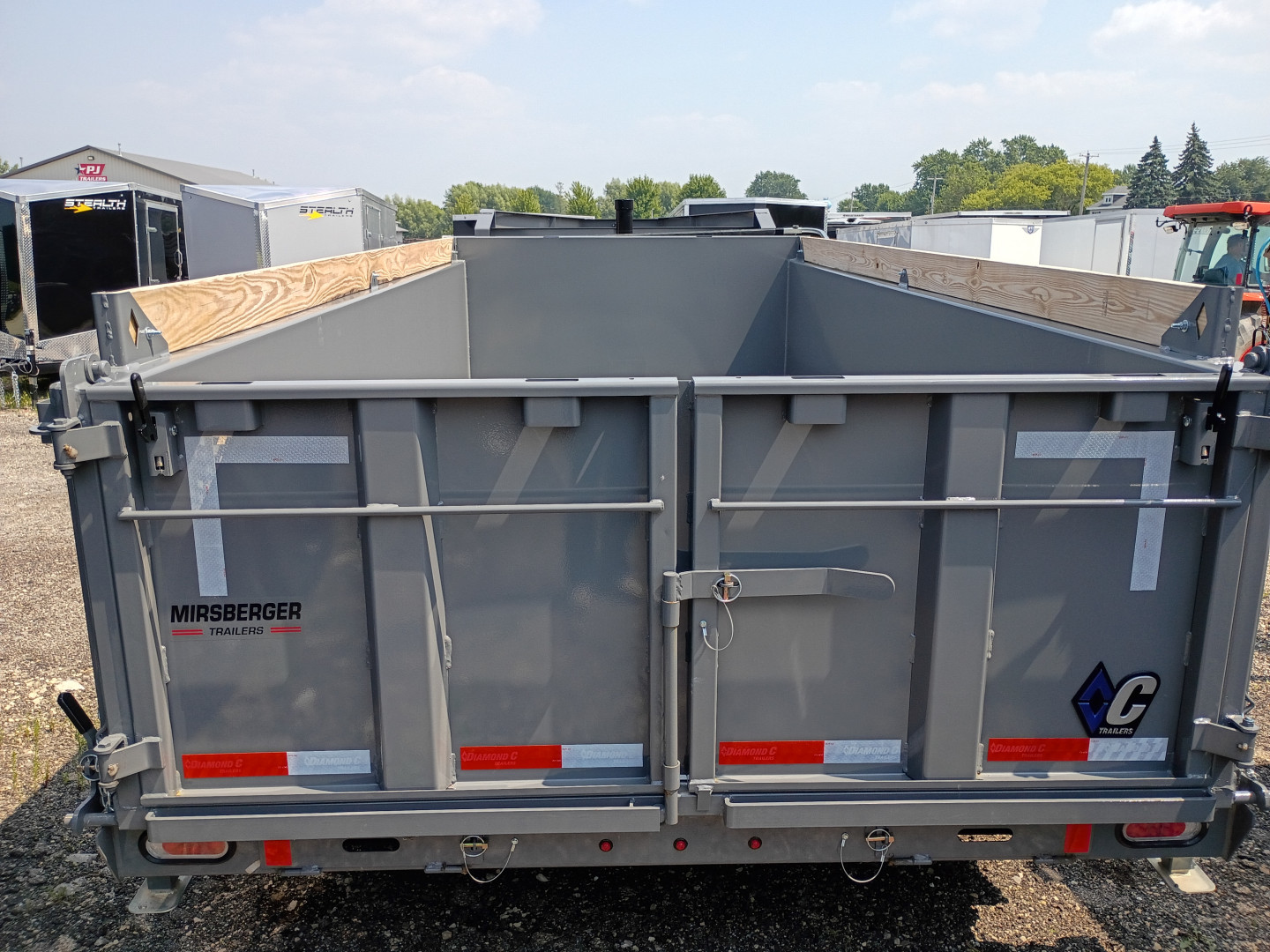 New 2025 Diamond C Trailers LPT208 16X81