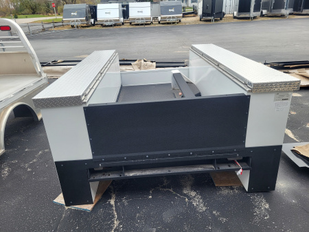 New 2025 CM Truck Beds CMG 98/78VVFFMLG2M