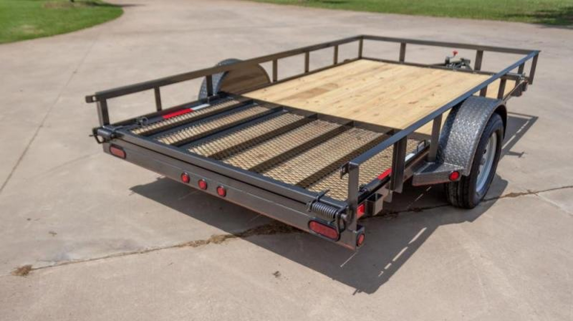 New 2022 MAXXD S3X - Angle Single Axle Utility Trailer Utility Trailer