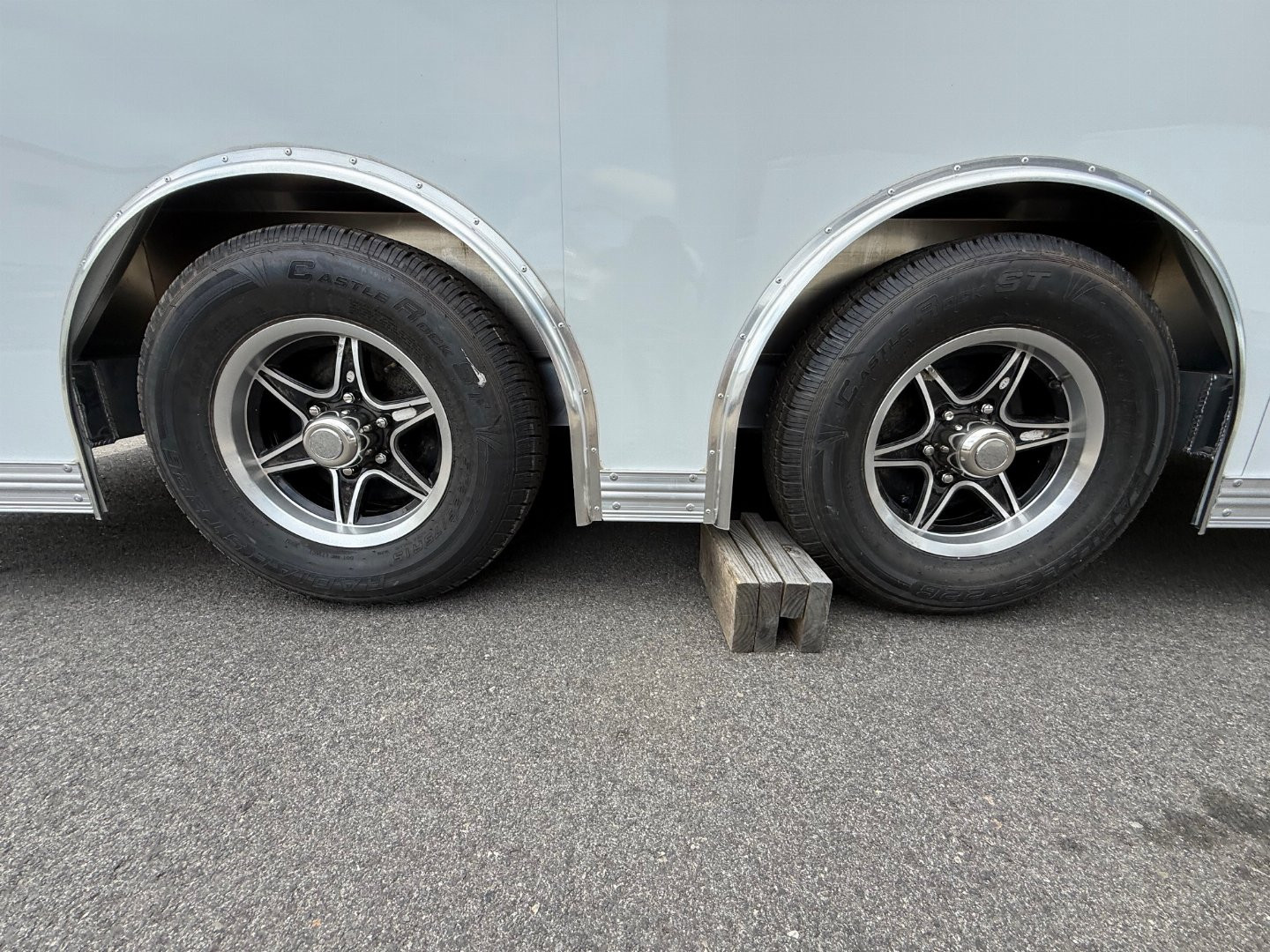 New 2026 ALCOM 8.5X20 Cargo / Enclosed Trailer