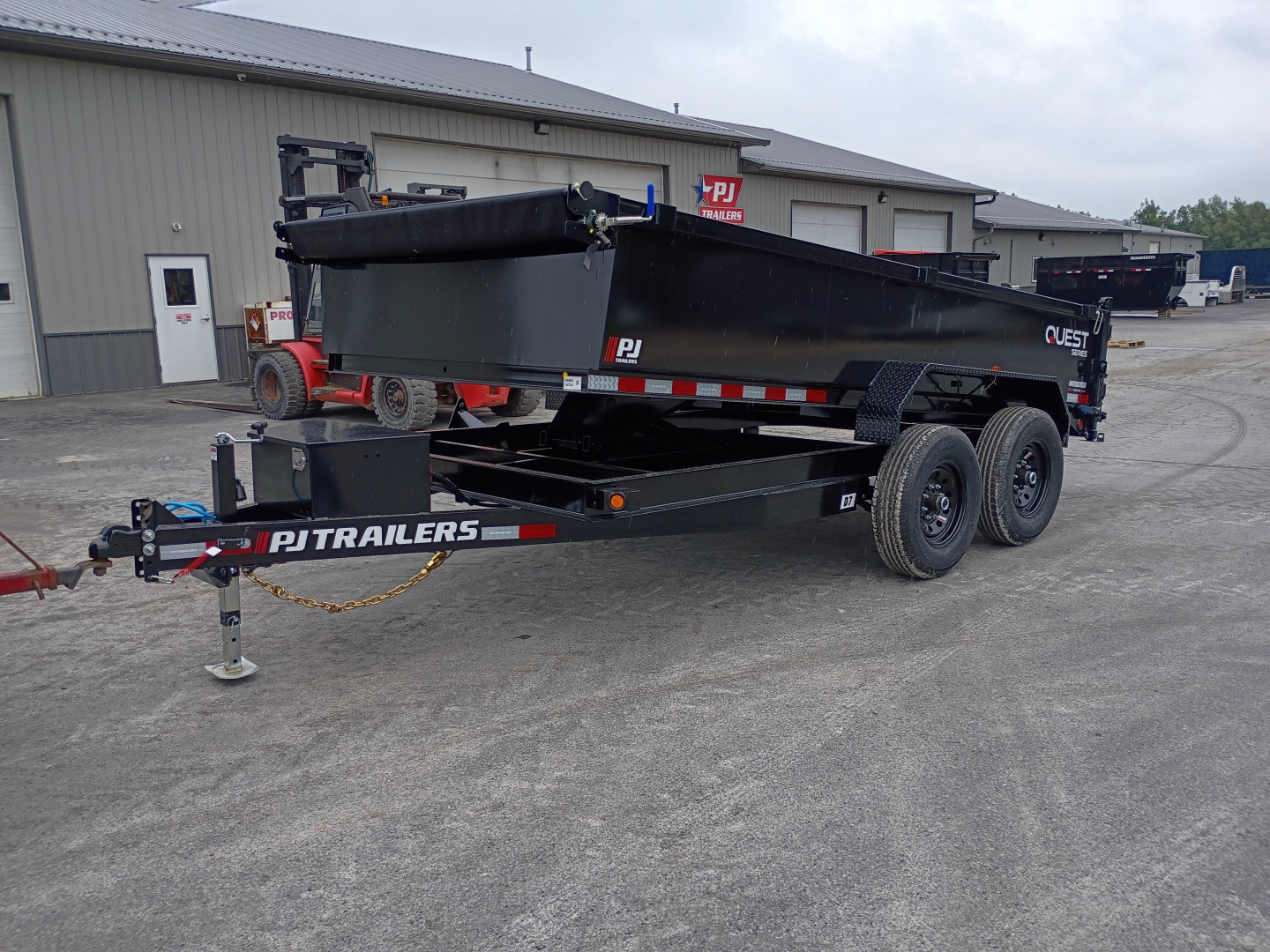 New 2026 PJ Trailers D7142