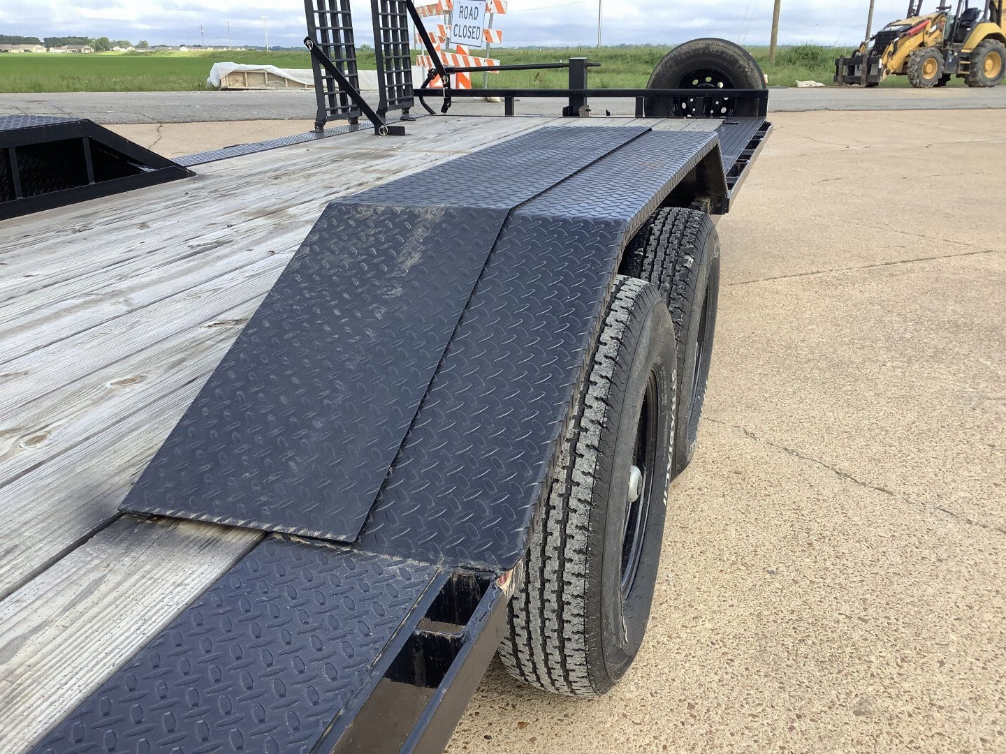 Used 2023 Load Trail 102x22 (14K) Drive Over Fender Equipment Trailer