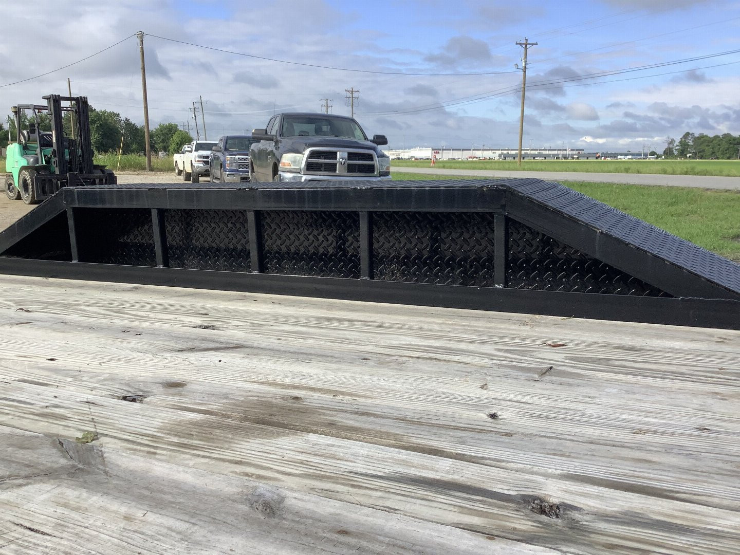 Used 2023 Load Trail 102x22 (14K) Drive Over Fender Equipment Trailer