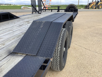 Used 2023 Load Trail 102x22 (14K) Drive Over Fender Equipment Trailer