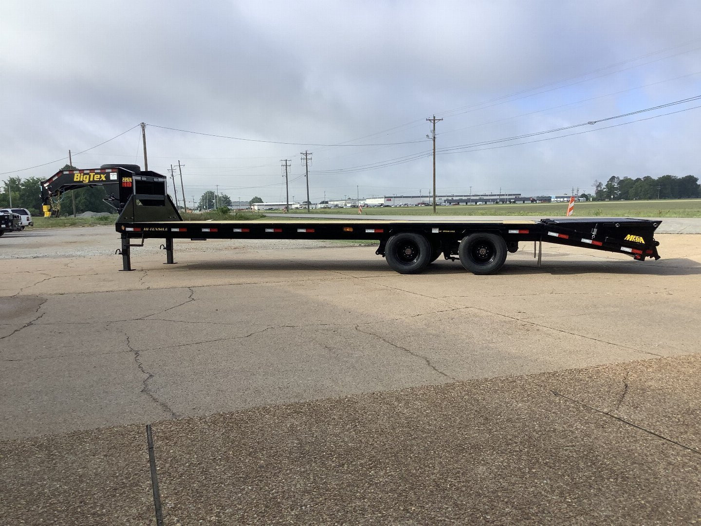 New 2026 Big Tex Trailers 22GN-25+5 (23.9K) Gooseneck Flatbed Trailer