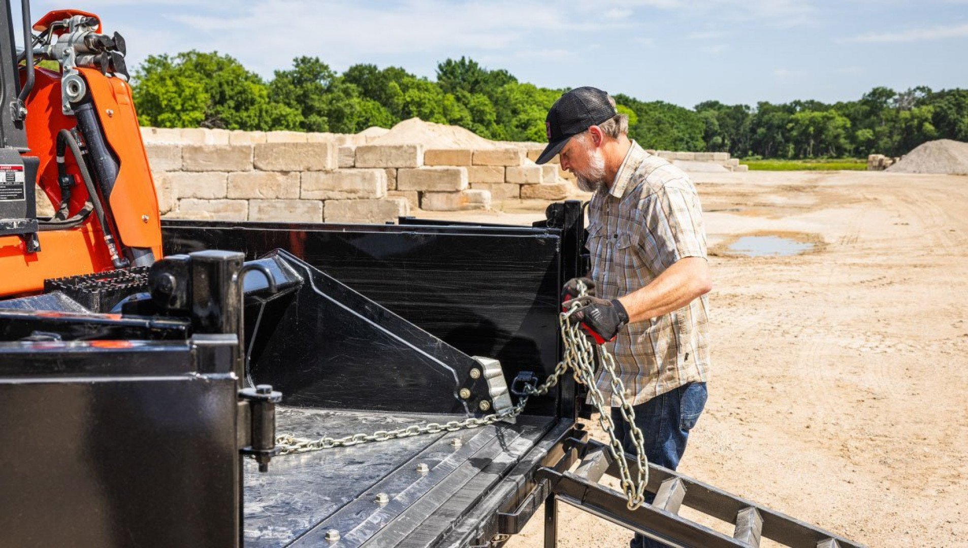 New 2025 Big Tex Trailers 14LX-14 83x14 (14K) Dump Trailer