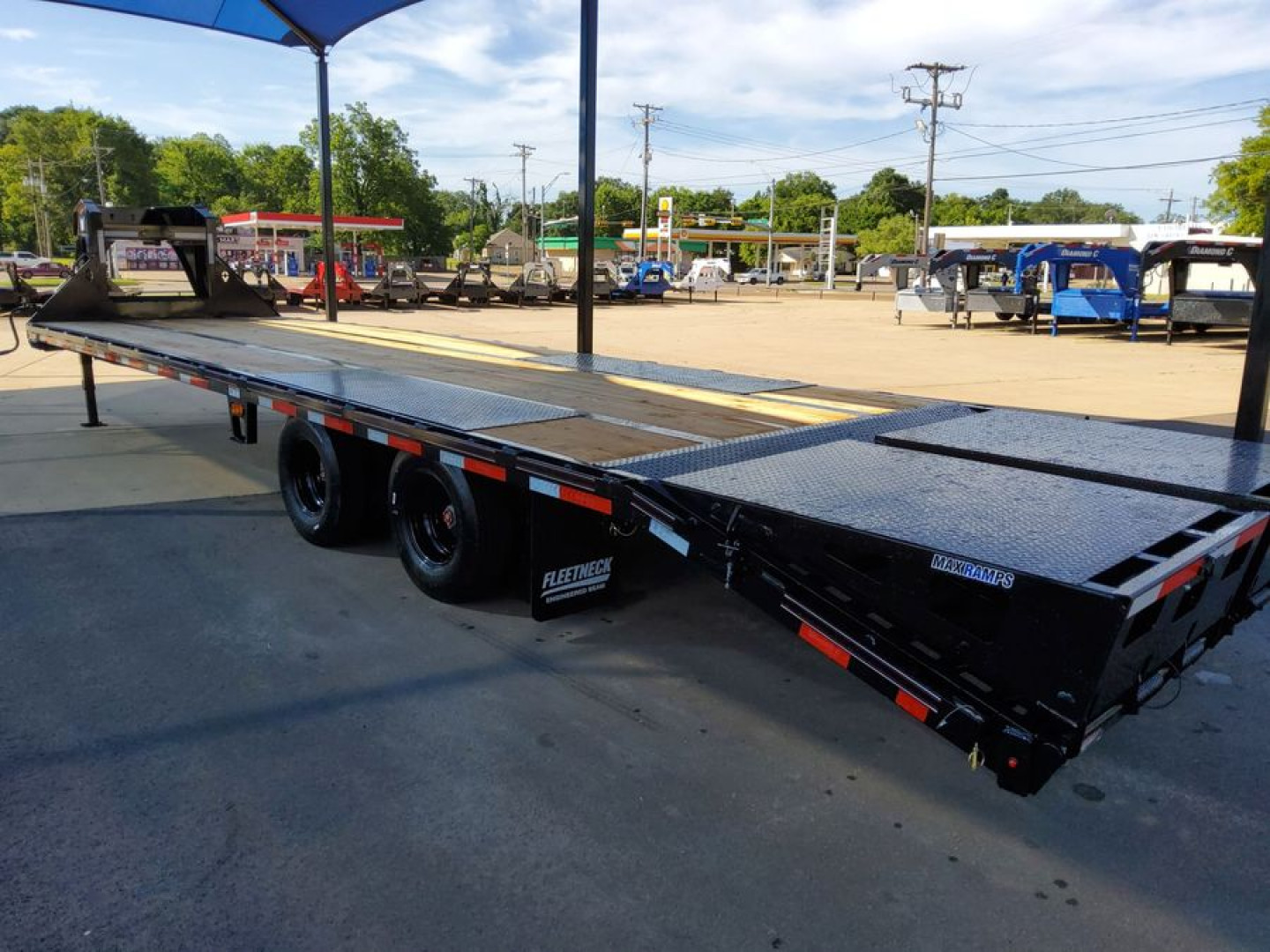 New (S1302664) 2025 Diamond C FMAX