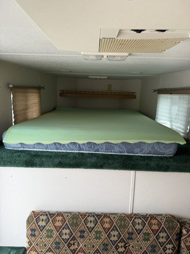 Used 2001 Sooner 7307 Horse Trailer