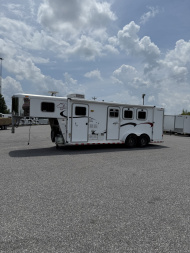 Used 2001 Sooner 7304 Horse Trailer