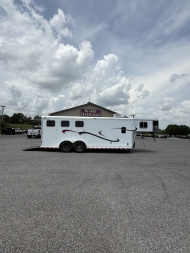 Used 2001 Sooner 7307 Horse Trailer