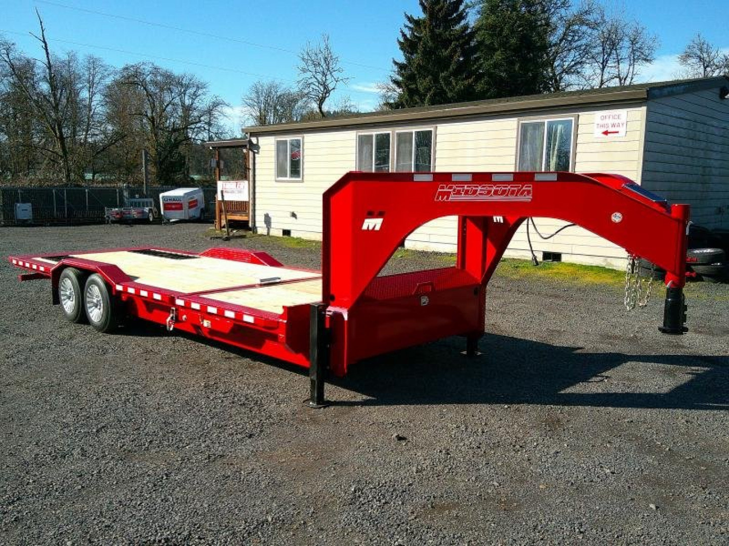 New 2025 MIDSOTA 8.5x24 Split Tilt Gooseneck Equipment Trailer 18.4K GVWR