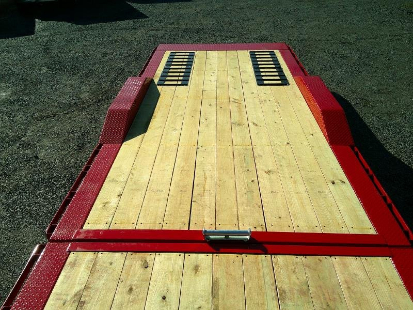 New 2025 MIDSOTA 8.5x24 Split Tilt Gooseneck Equipment Trailer 18.4K GVWR