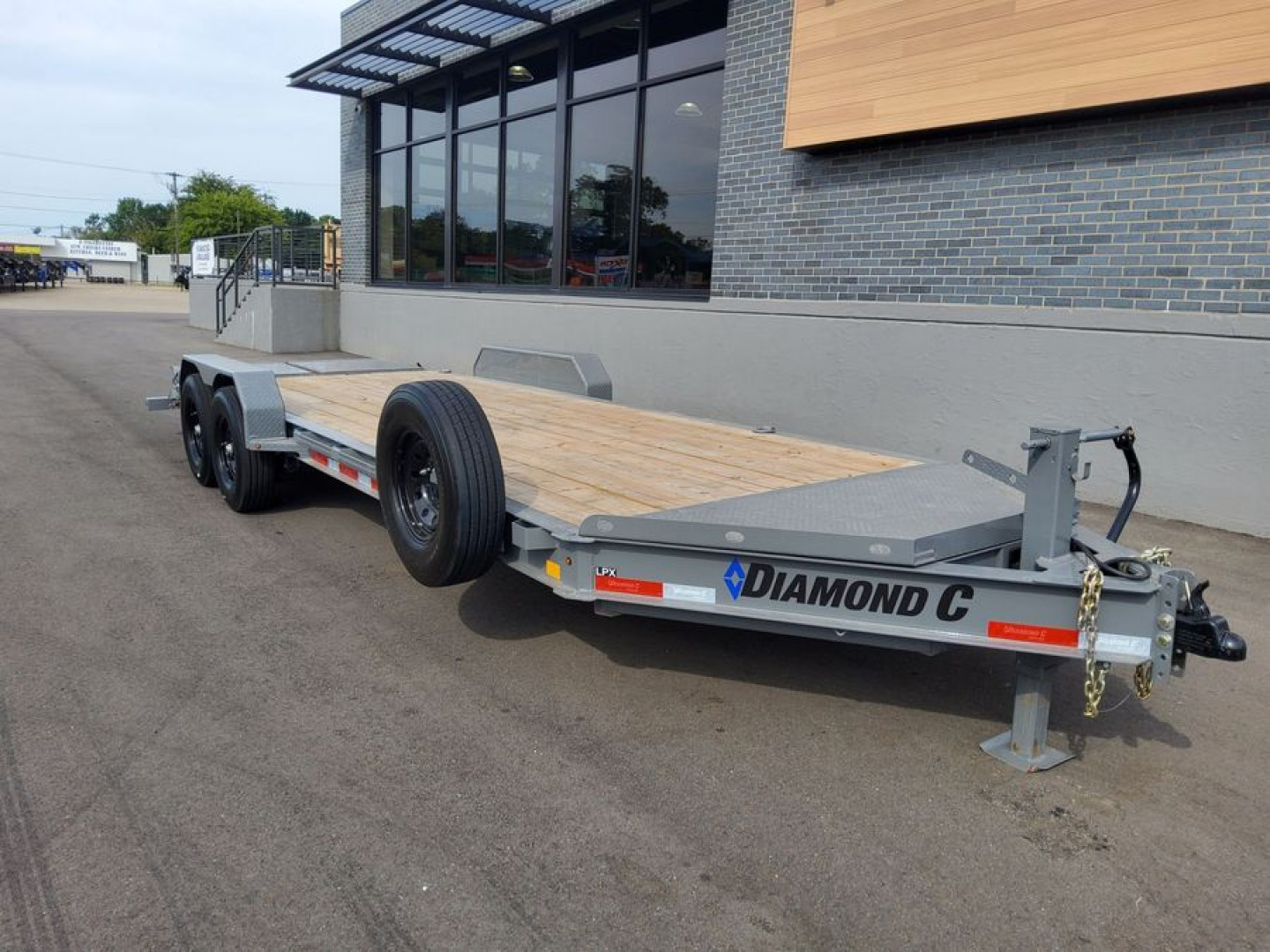 Used (R1285913) 2024 Diamond C LPX