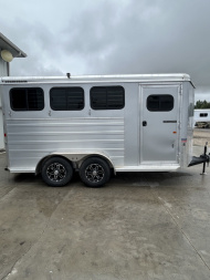 Used 2022 Logan Coach 3 Horse Trailer