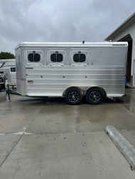 Used 2022 Logan Coach 3 Horse Trailer