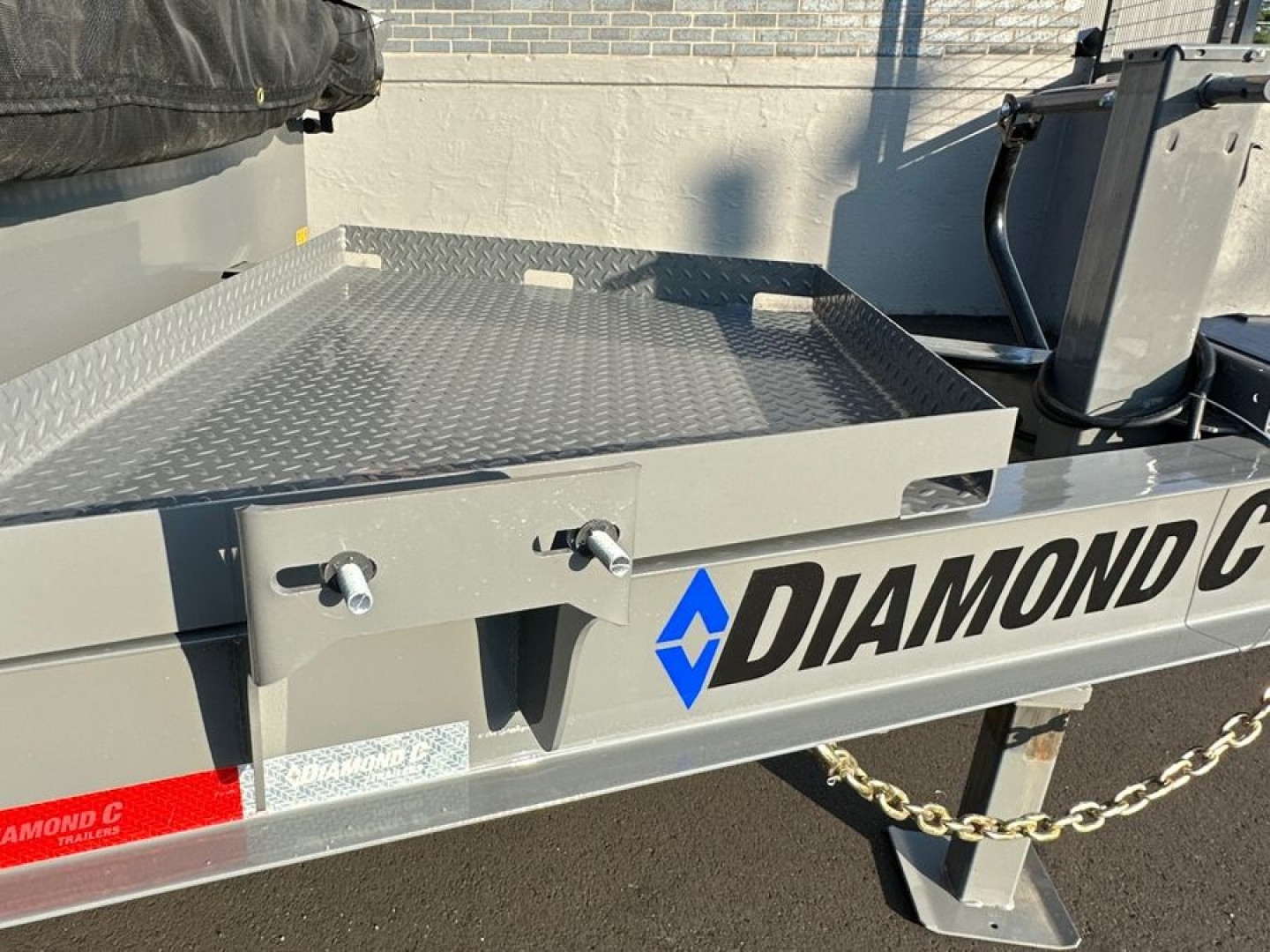 New (P1276444) 2023 Diamond C DOD