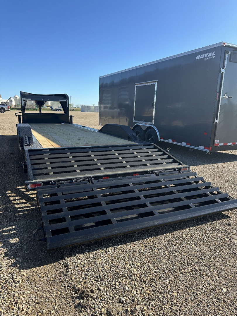 New 2025 Diamond C Trailers LPX207 Gooseneck Flatbed Trailer