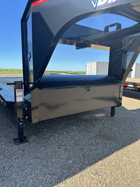 New 2025 Diamond C Trailers LPX207 Gooseneck Flatbed Trailer