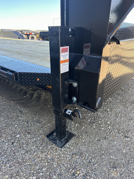 New 2025 Diamond C Trailers LPX207 Gooseneck Flatbed Trailer