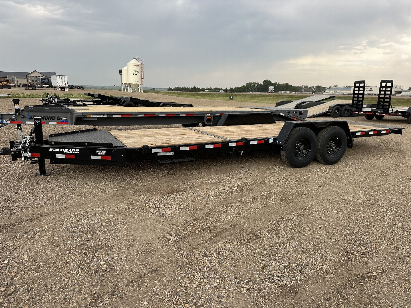 New 2025 Southland Trailers LBAT8-616blktlt Tilt Trailer