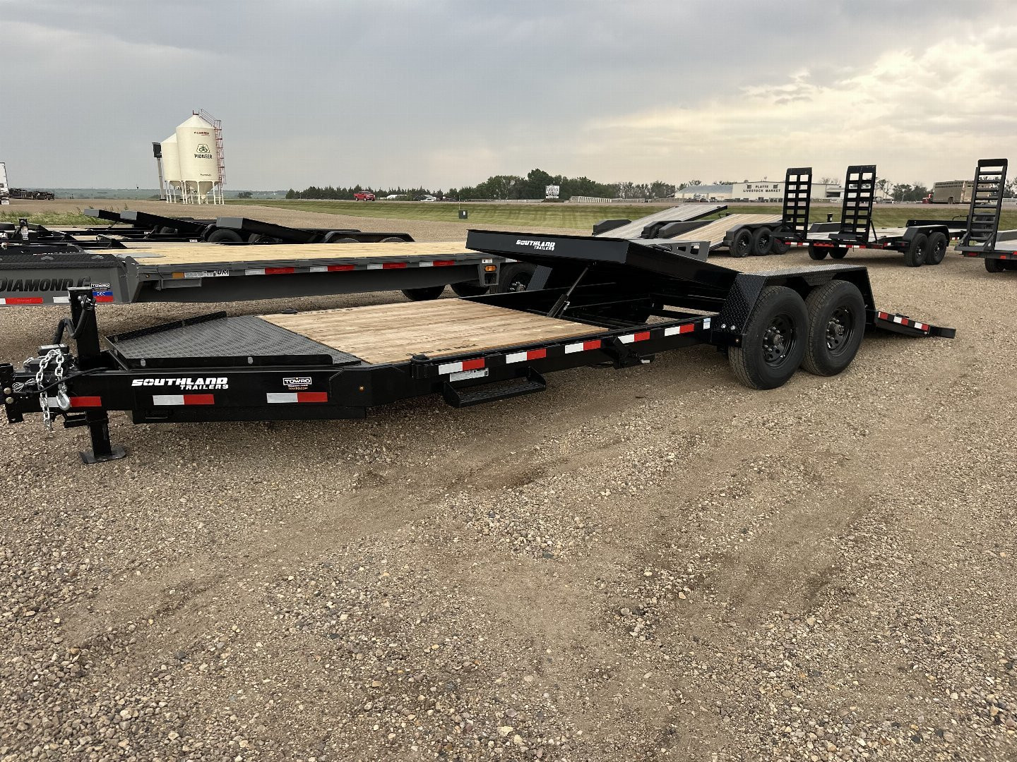 New 2025 Southland Trailers LBAT8-616blktlt Tilt Trailer