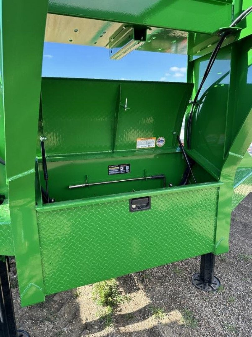 New 2024 Diamond C Trailers FMAX210 Flatbed Trailer