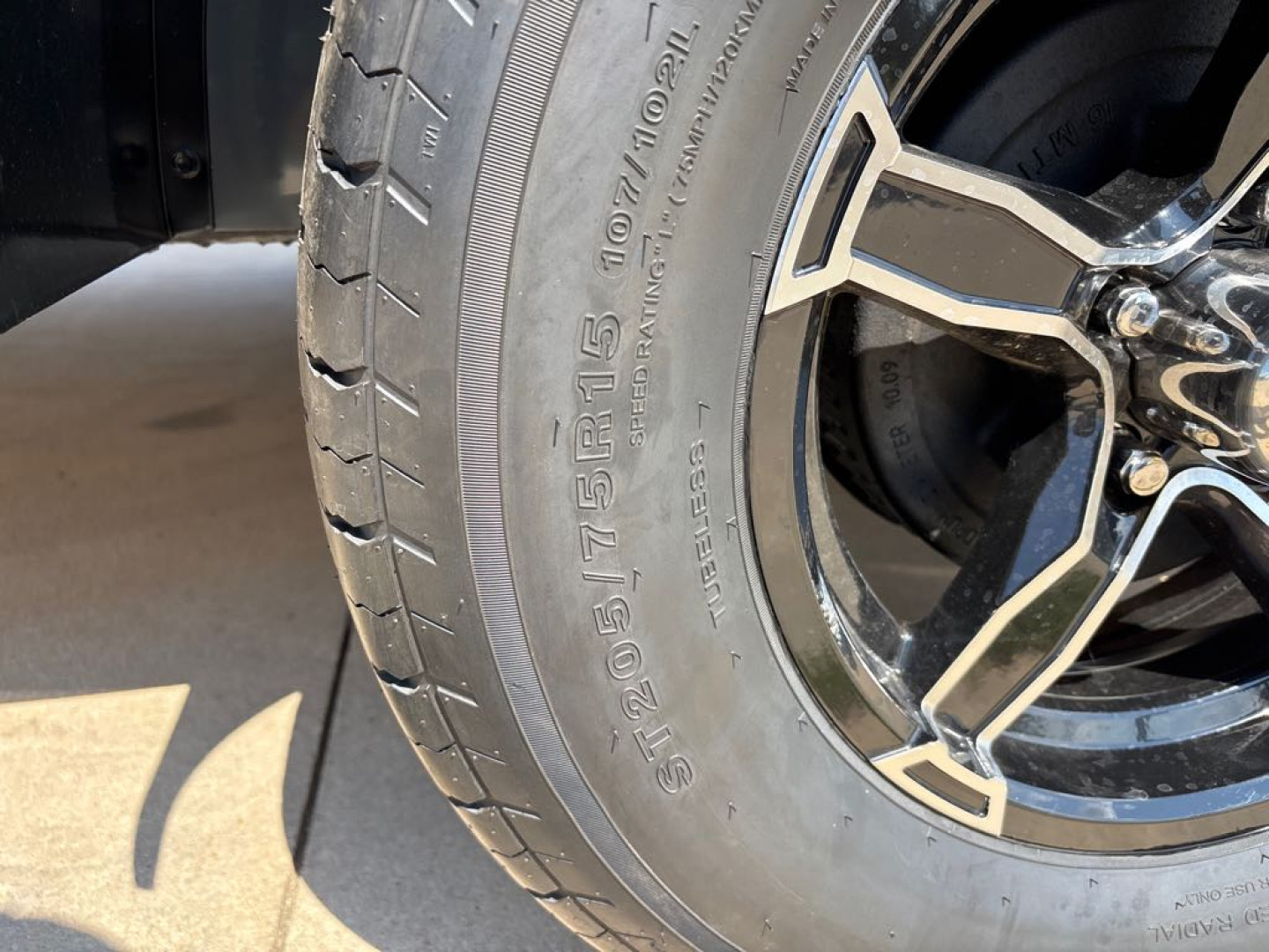 New 2025 United Trailers UJ-714TA35-8.5 Cargo / Enclosed Trailer