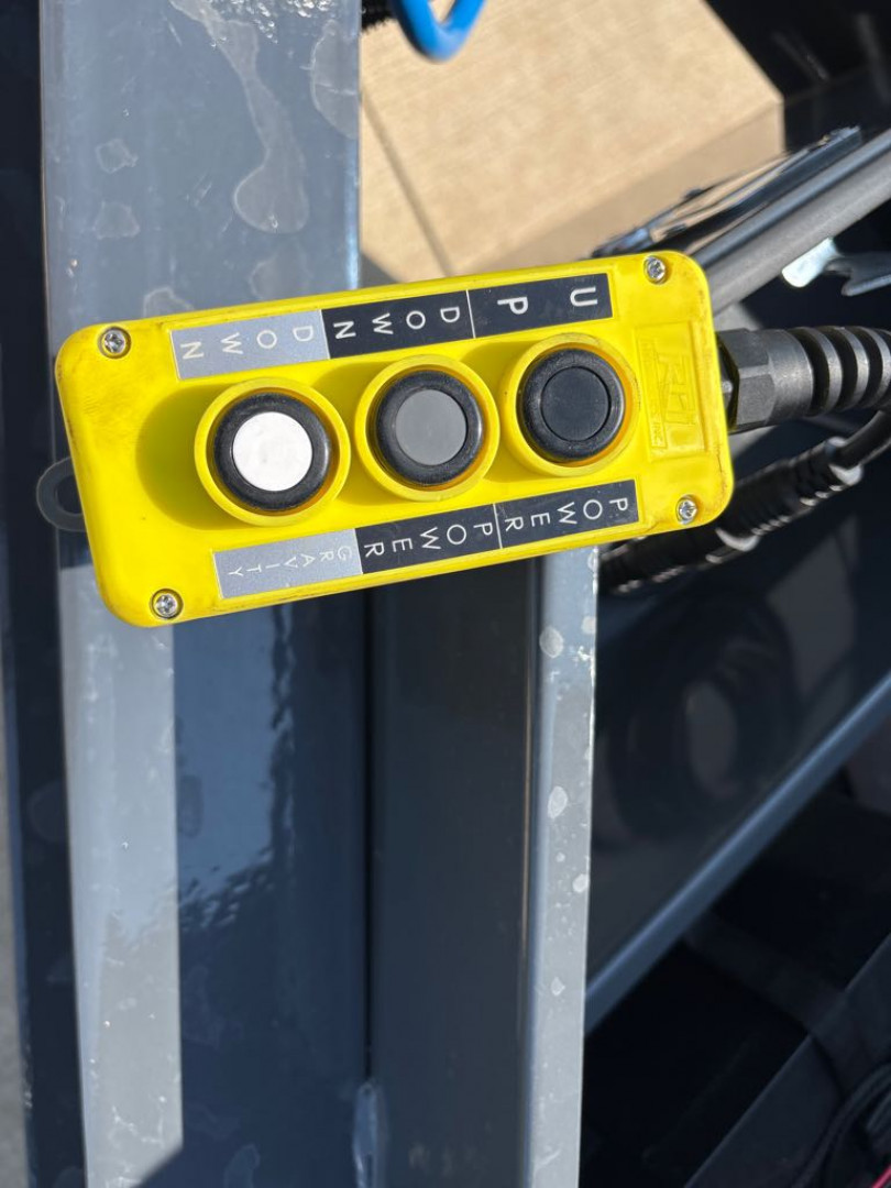 New 2025 Lamar Trailers DL831427-36 Dump Trailer