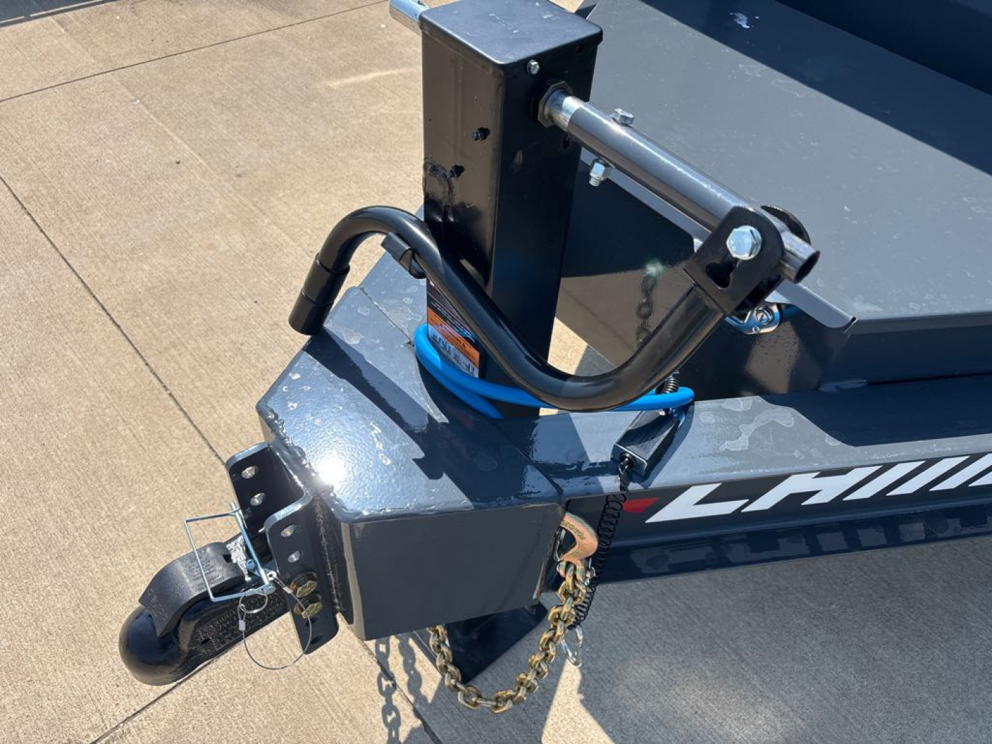 New 2025 Lamar Trailers DL831427-36 Dump Trailer