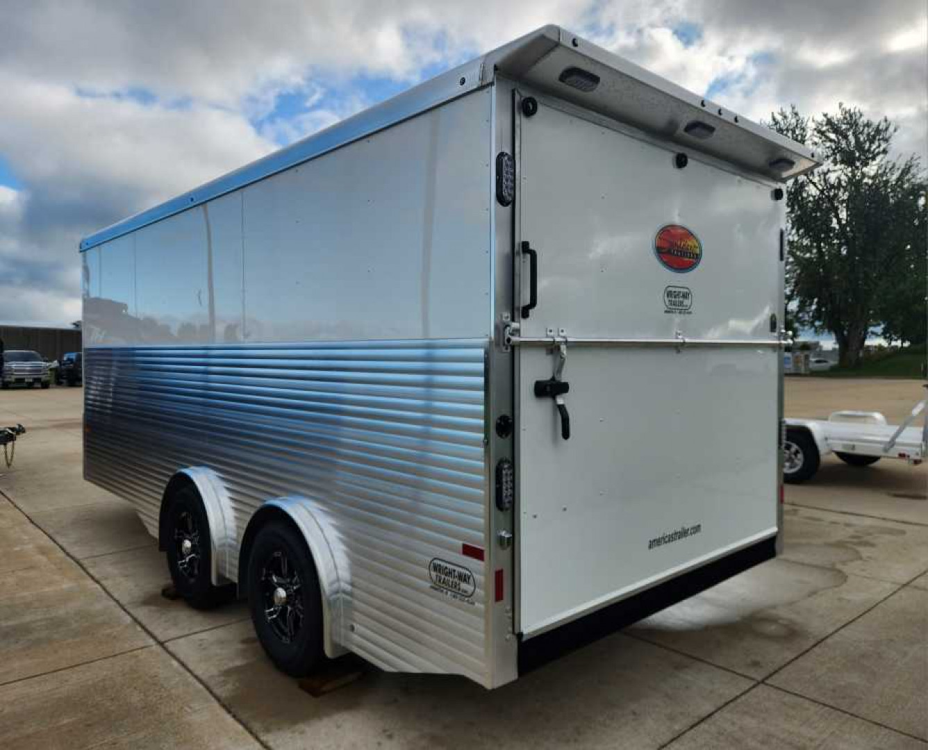 New 2024 Sundowner 8'X20' WORKHORSE ENCLOSED Horse Trailer