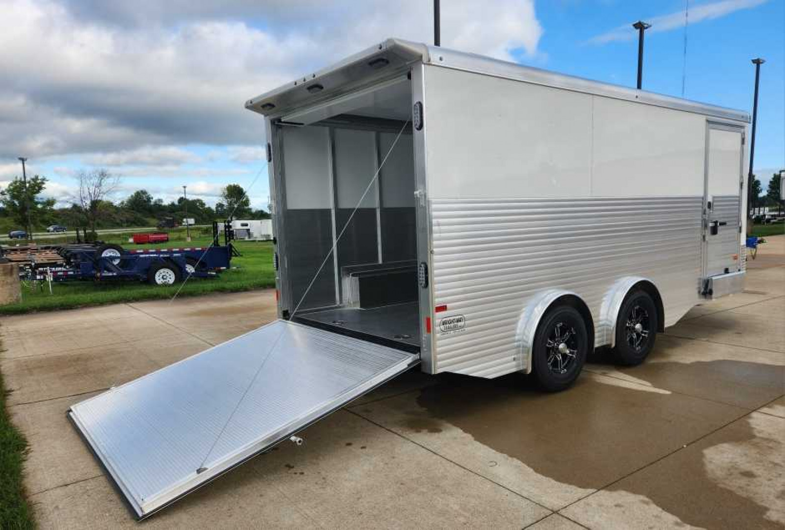 New 2024 Sundowner 8'X20' WORKHORSE ENCLOSED Horse Trailer