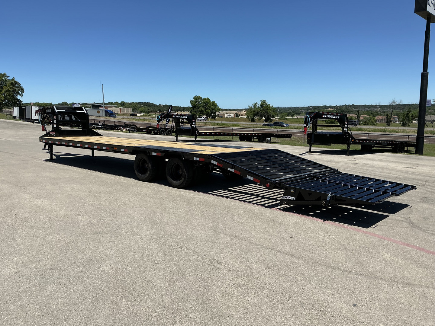 New 2026 PJ 102"x32' GN Low-Pro Flatbed w/ Duals - LD